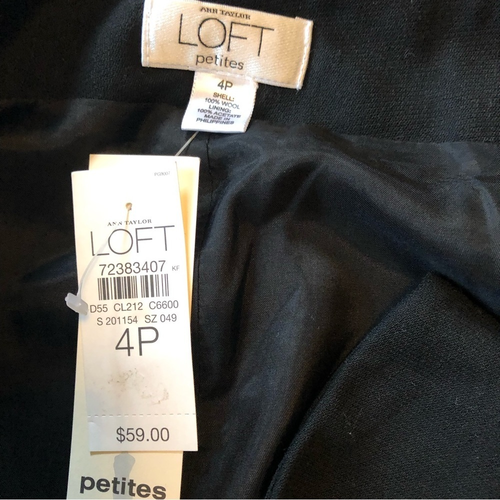 Ann Taylor LOFT high vibration fabric 100%Wool Black midi skirt w/pleats size 4P - Picture 3 of 6